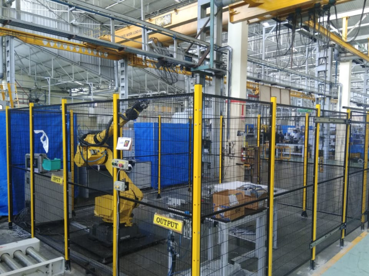 Robotic fencing ensuring industrial safety